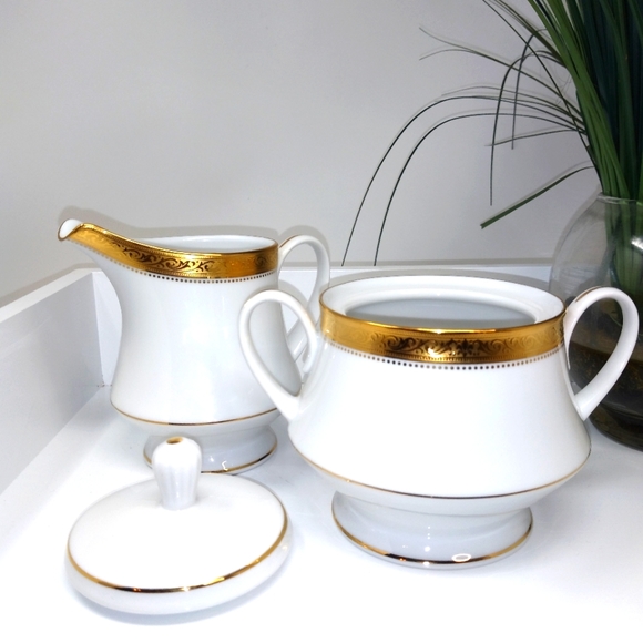 Noritake 4276 Signature Gold Cream & Sugar Set